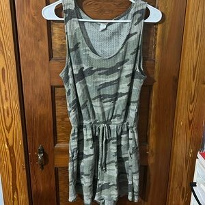 CY Camo Romper, Size Small